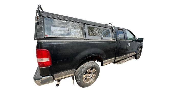 used 2006 Ford F-150 car, priced at $1,350