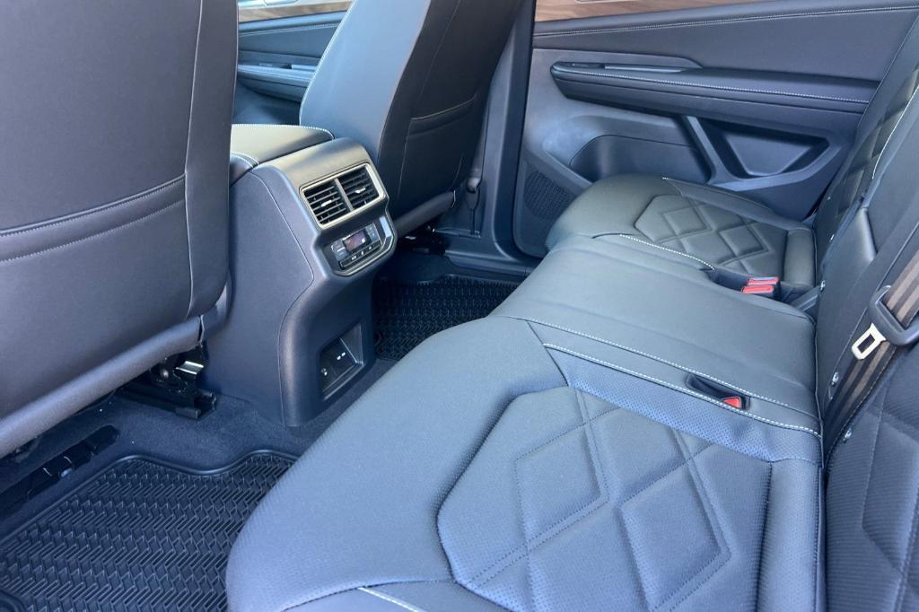 new 2026 Volkswagen Atlas car, priced at $47,394