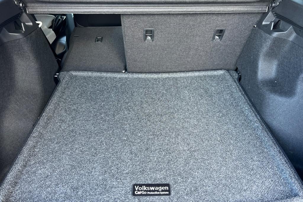 new 2025 Volkswagen ID.4 car, priced at $40,635