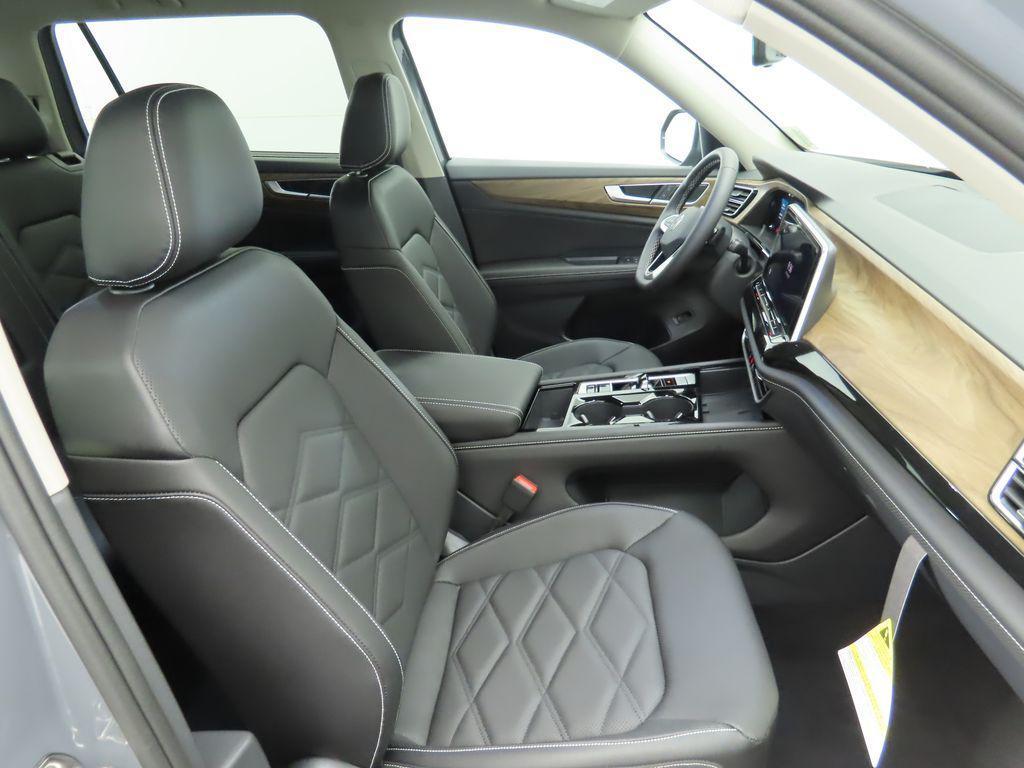 new 2026 Volkswagen Atlas car, priced at $44,858