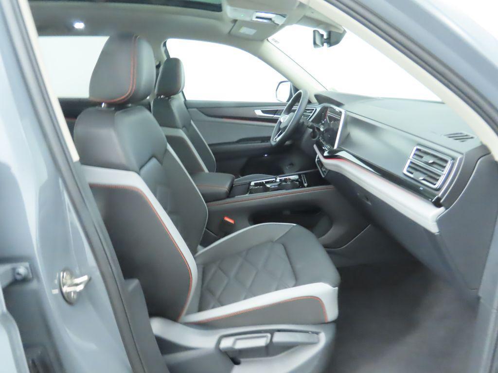 used 2025 Volkswagen Atlas car, priced at $42,490