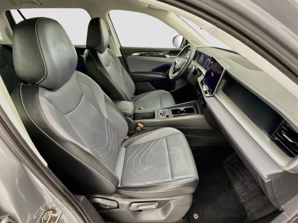 used 2025 Volkswagen Tiguan car, priced at $28,188