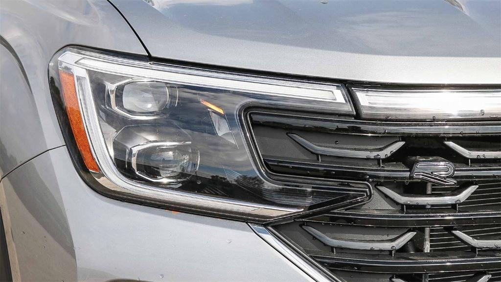 new 2026 Volkswagen Atlas car, priced at $54,654