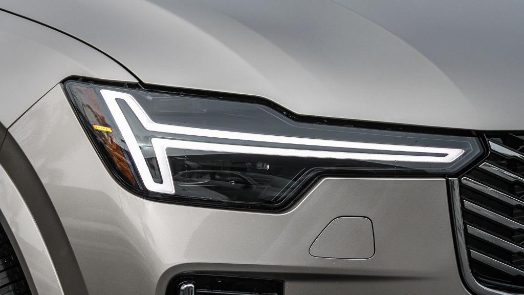 new 2026 Volvo XC90 Plug-In Hybrid car, priced at $79,875