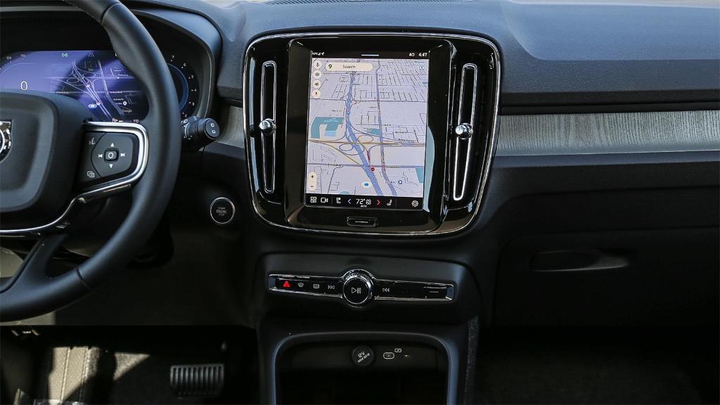 new 2025 Volvo XC40 car, priced at $41,065