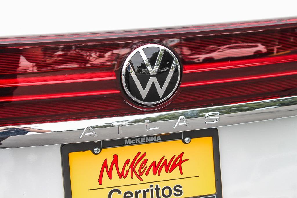 new 2026 Volkswagen Atlas car, priced at $39,289