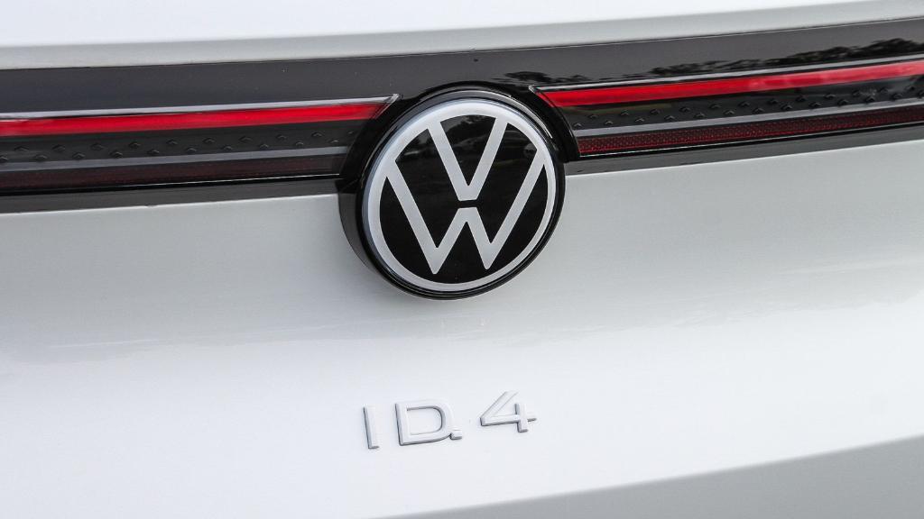 new 2026 Volkswagen ID.4 car, priced at $49,627