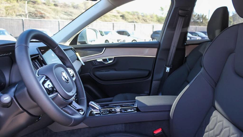 new 2026 Volvo XC90 car, priced at $65,235