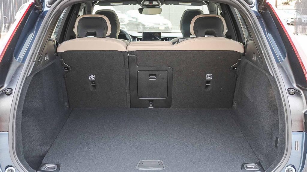 new 2026 Volvo XC60 car, priced at $55,985