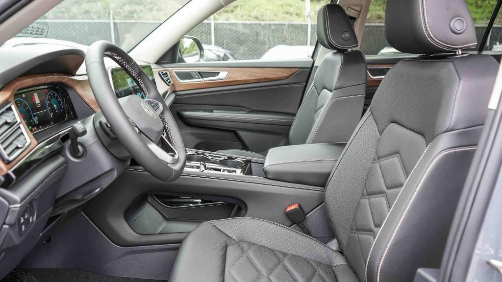 new 2026 Volkswagen Atlas car, priced at $41,438