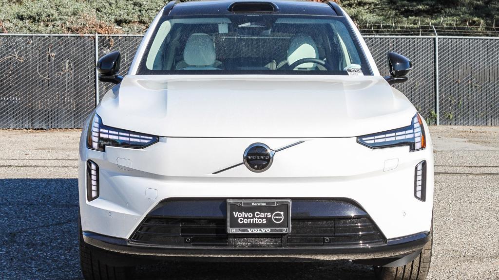 new 2025 Volvo EX90 car, priced at $73,325