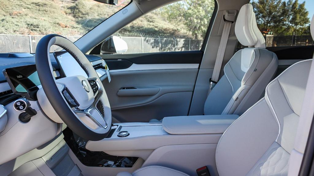 new 2025 Volvo EX90 car, priced at $73,325