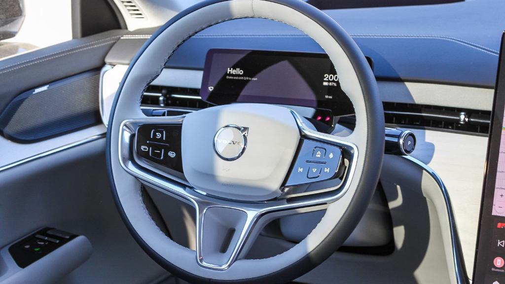 new 2025 Volvo EX90 car, priced at $73,325