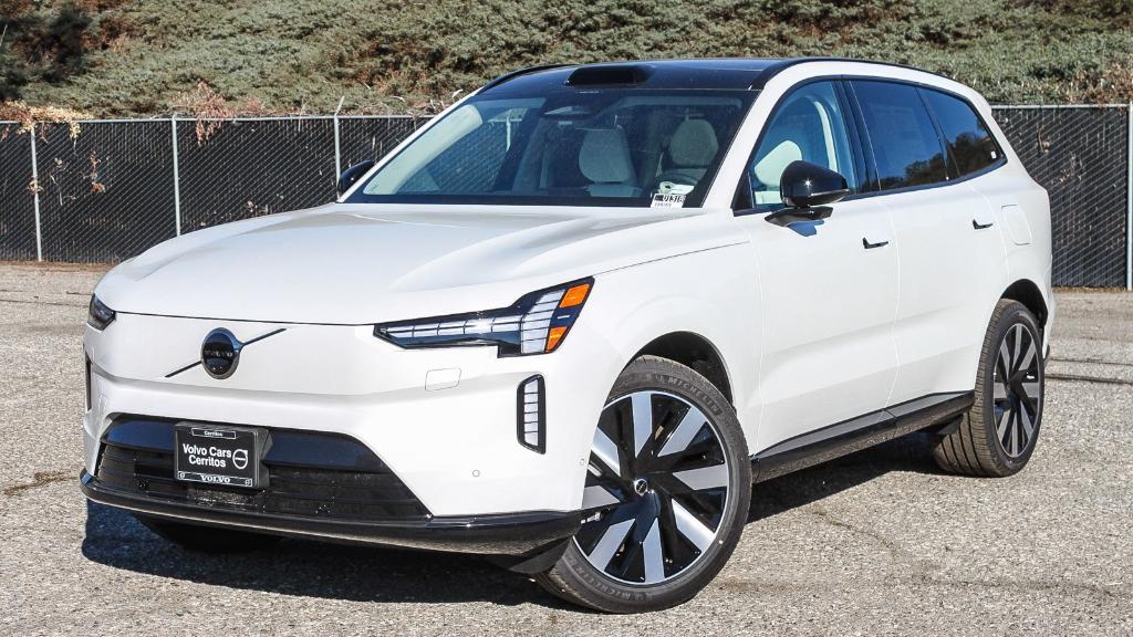 new 2025 Volvo EX90 car, priced at $73,325
