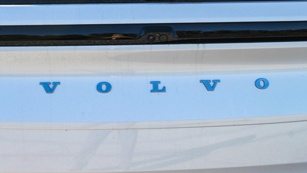 new 2025 Volvo EX90 car, priced at $73,325