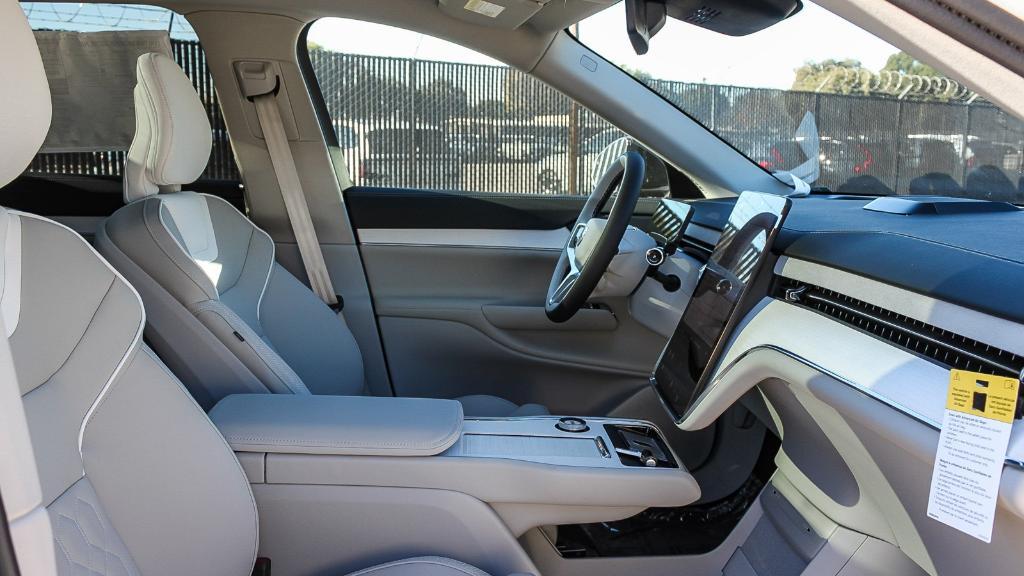new 2025 Volvo EX90 car, priced at $73,325