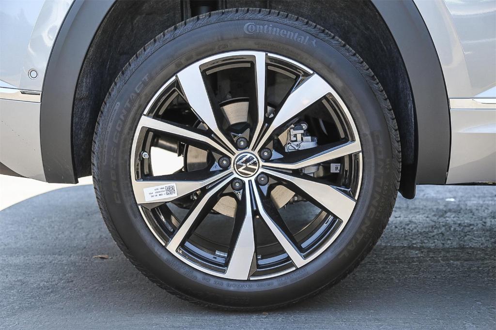 new 2025 Volkswagen Atlas Cross Sport car, priced at $49,496