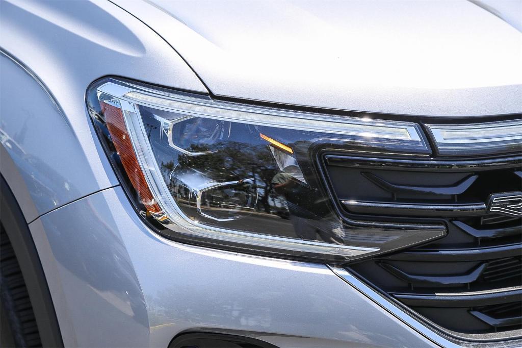 new 2025 Volkswagen Atlas Cross Sport car, priced at $49,496