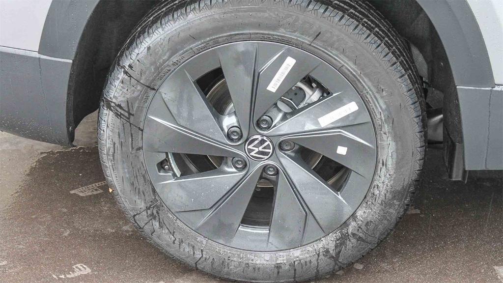 new 2026 Volkswagen Taos car, priced at $28,076