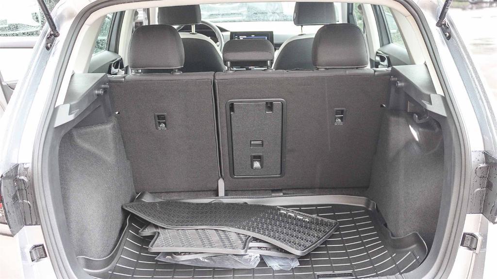 new 2026 Volkswagen Taos car, priced at $28,076