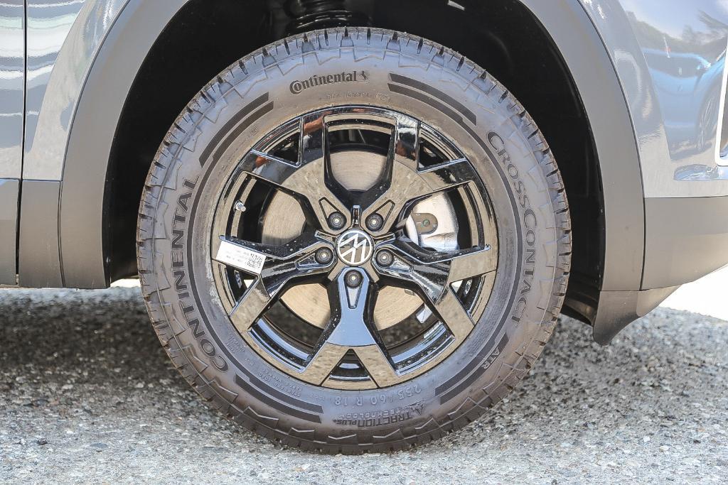 new 2025 Volkswagen Atlas car, priced at $41,504