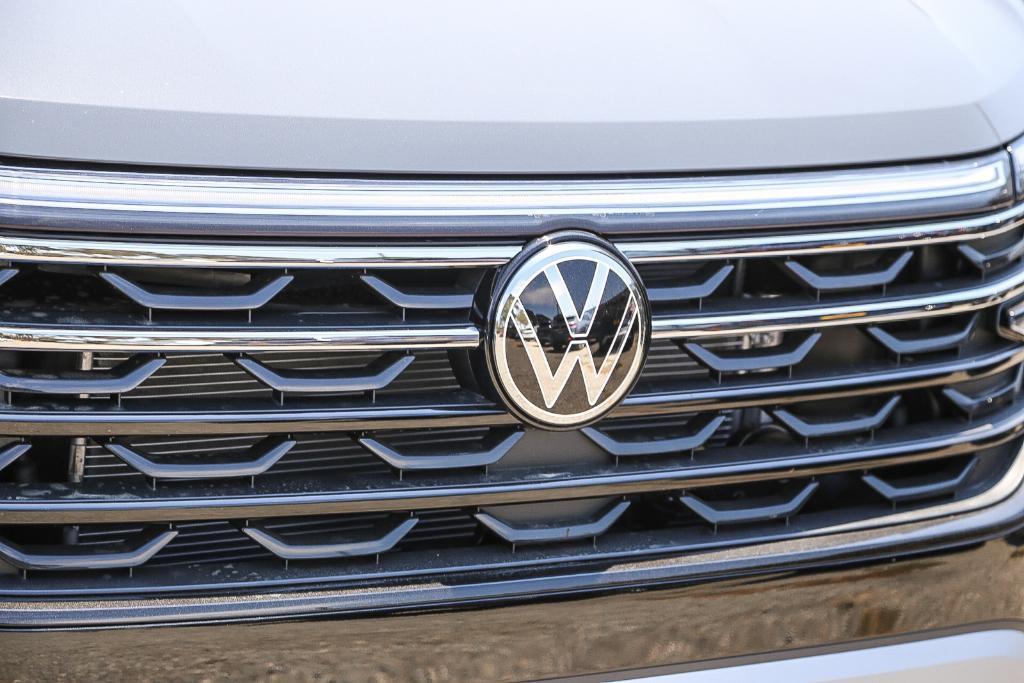 new 2025 Volkswagen Atlas car, priced at $41,504