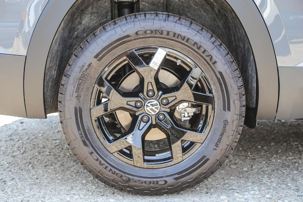 new 2025 Volkswagen Atlas car, priced at $41,504