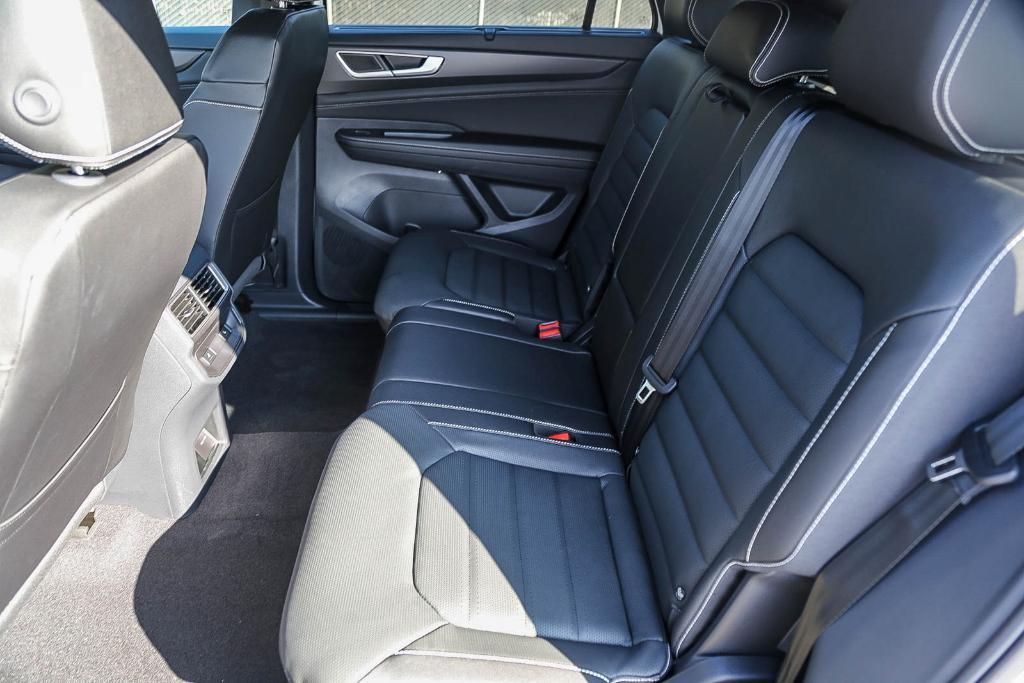 new 2026 Volkswagen Atlas Cross Sport car, priced at $51,364