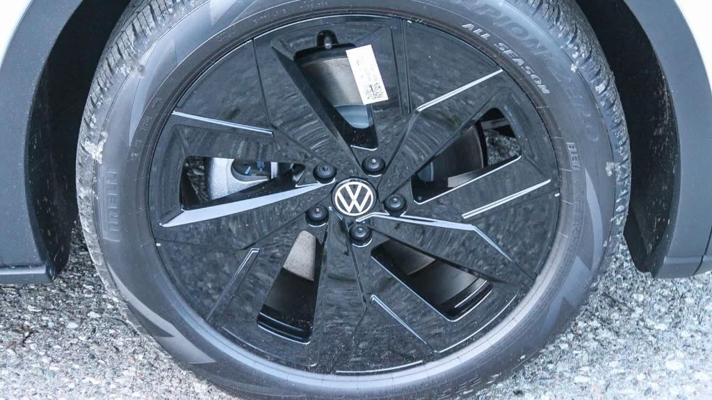 new 2026 Volkswagen ID.4 car, priced at $50,542