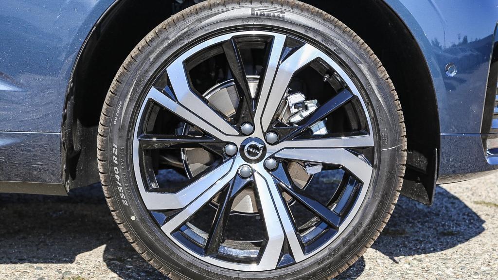 new 2025 Volvo XC60 car, priced at $47,660