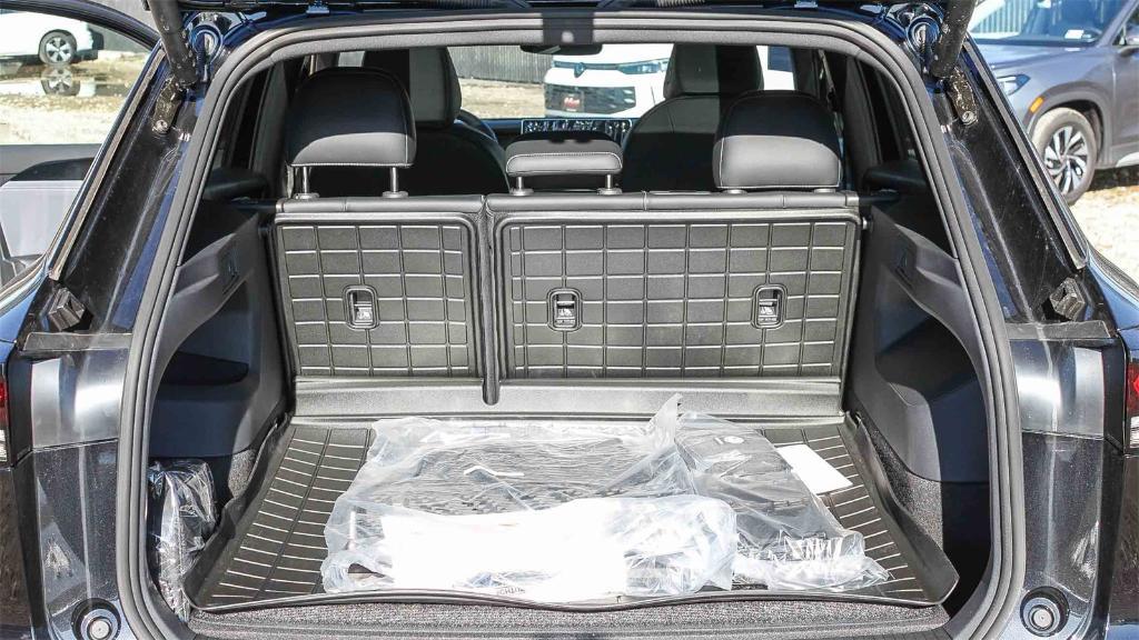 new 2026 Volkswagen Tiguan car, priced at $38,607