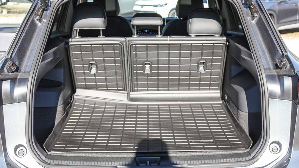 new 2026 Volkswagen Tiguan car, priced at $38,025