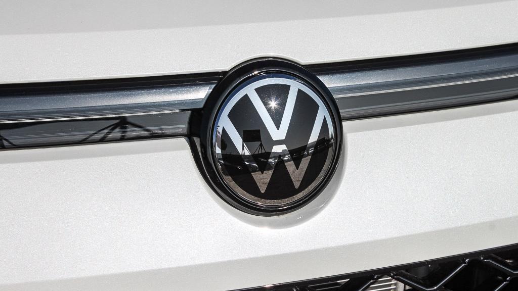 new 2026 Volkswagen Tiguan car, priced at $39,062