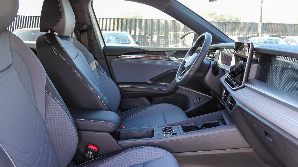 new 2026 Volkswagen Tiguan car, priced at $39,062