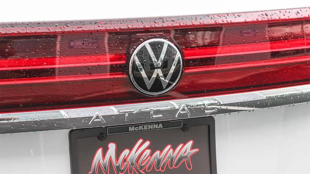 new 2026 Volkswagen Atlas Cross Sport car, priced at $38,035