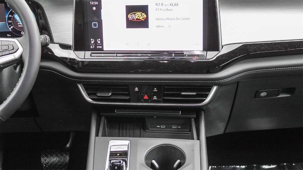 new 2026 Volkswagen Atlas Cross Sport car, priced at $38,035