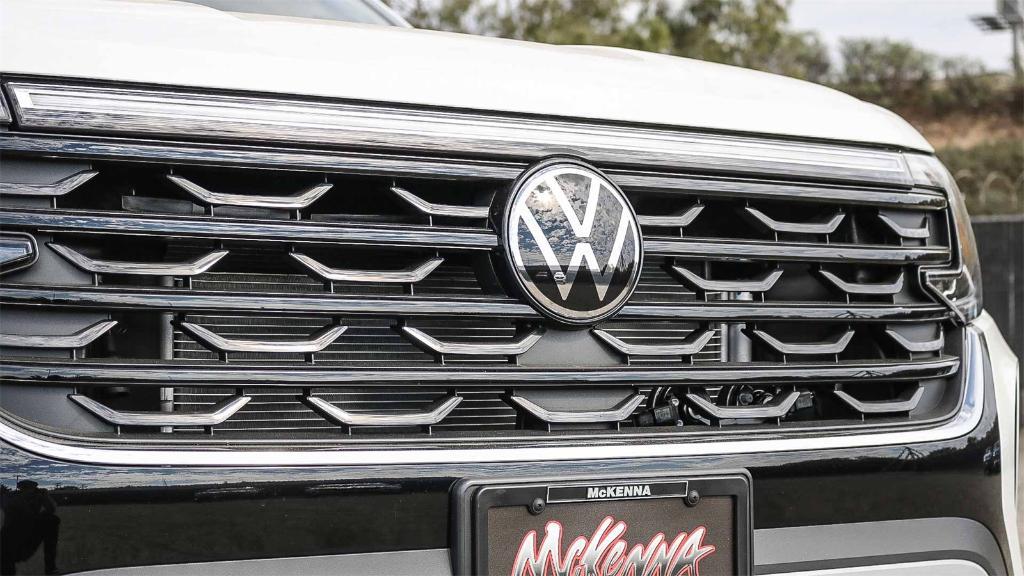 new 2026 Volkswagen Atlas Cross Sport car, priced at $40,231