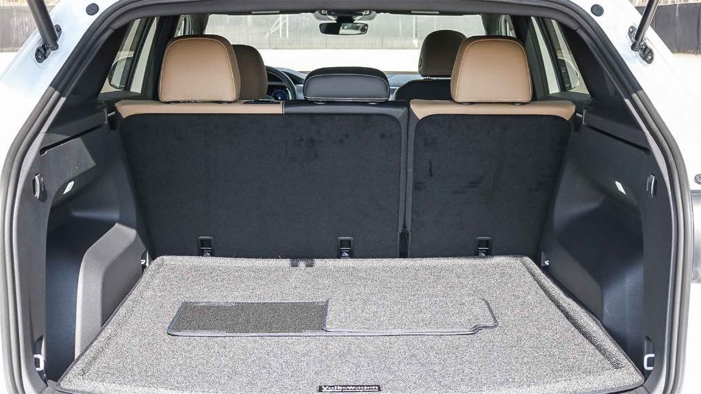 new 2026 Volkswagen Atlas Cross Sport car, priced at $40,231