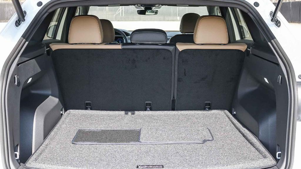 new 2026 Volkswagen Atlas Cross Sport car, priced at $40,231