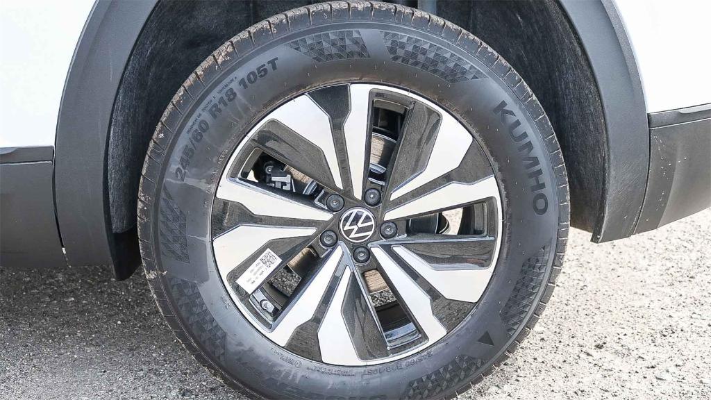 new 2026 Volkswagen Atlas Cross Sport car, priced at $40,231