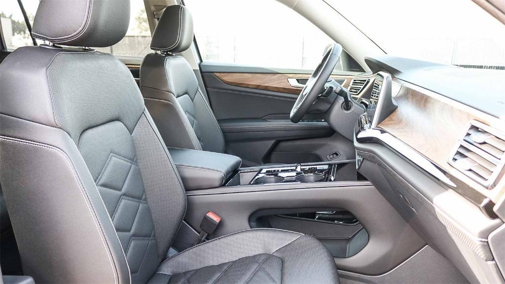 new 2026 Volkswagen Atlas car, priced at $45,234