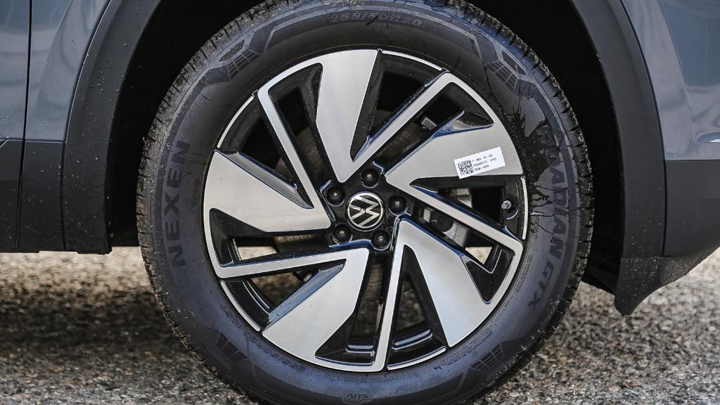 new 2026 Volkswagen Atlas car, priced at $45,234