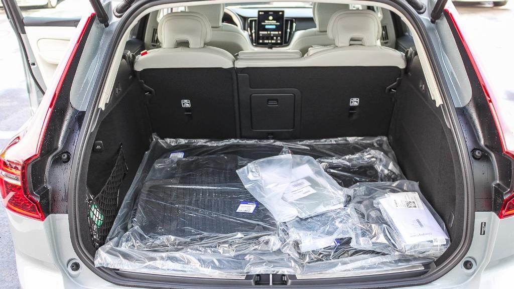 new 2026 Volvo XC60 Plug-In Hybrid car, priced at $73,235