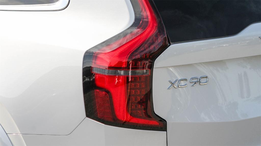 new 2026 Volvo XC90 Plug-In Hybrid car, priced at $79,875