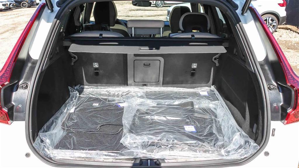 new 2026 Volvo XC60 car, priced at $56,015