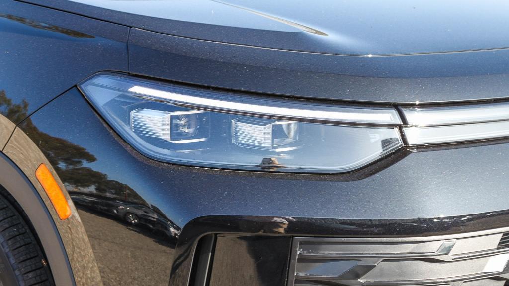 new 2026 Volkswagen Tiguan car, priced at $35,992