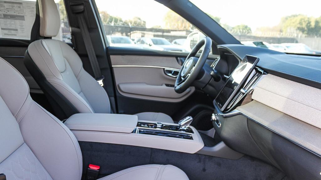 new 2026 Volvo XC90 Plug-In Hybrid car, priced at $79,875