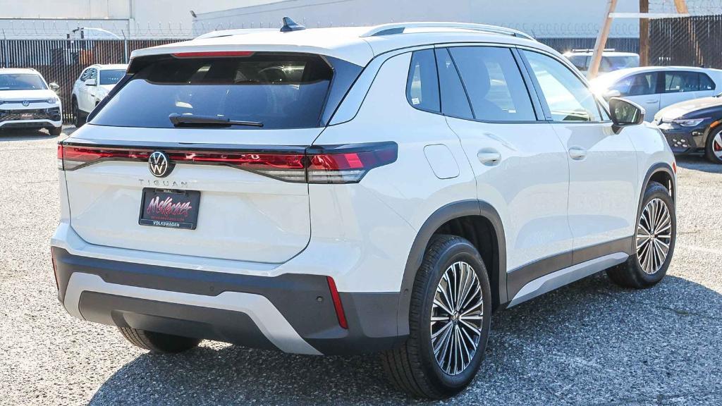 new 2026 Volkswagen Tiguan car, priced at $32,292