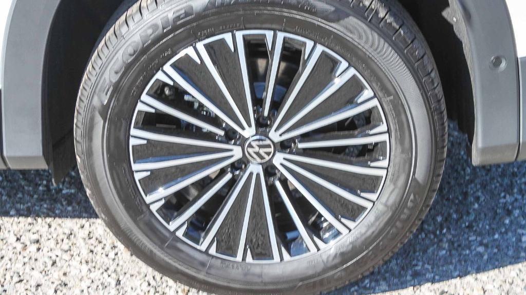 new 2026 Volkswagen Tiguan car, priced at $32,292