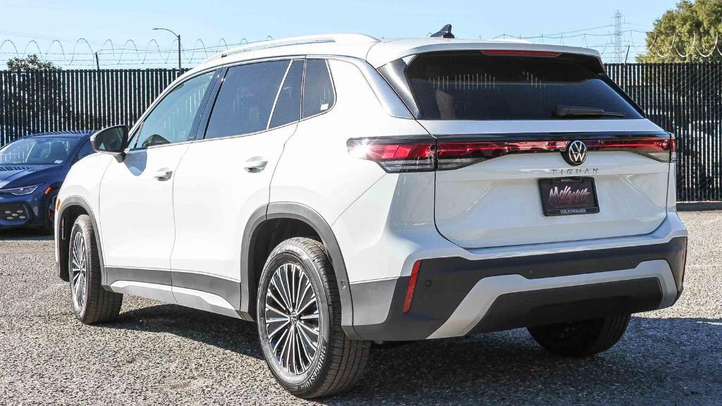 new 2026 Volkswagen Tiguan car, priced at $32,292